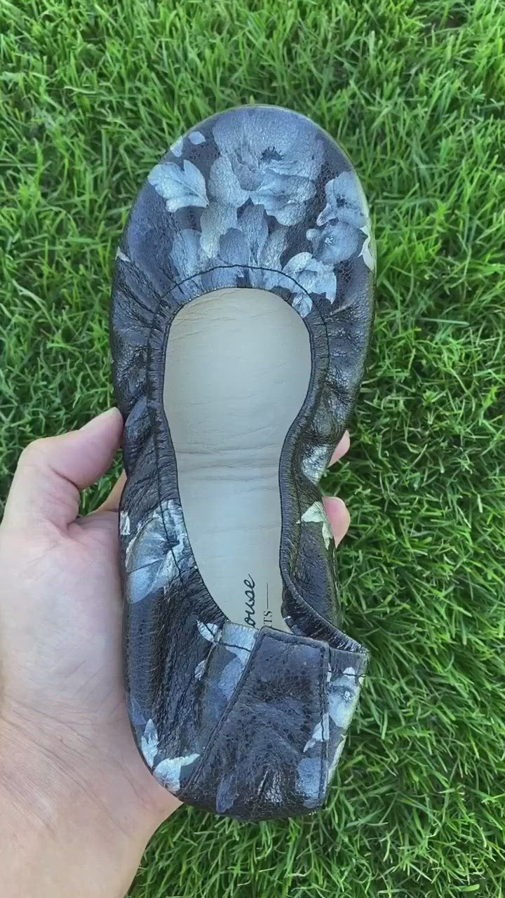 CHARCOAL ANTIQUE FLORAL | IN STOCK