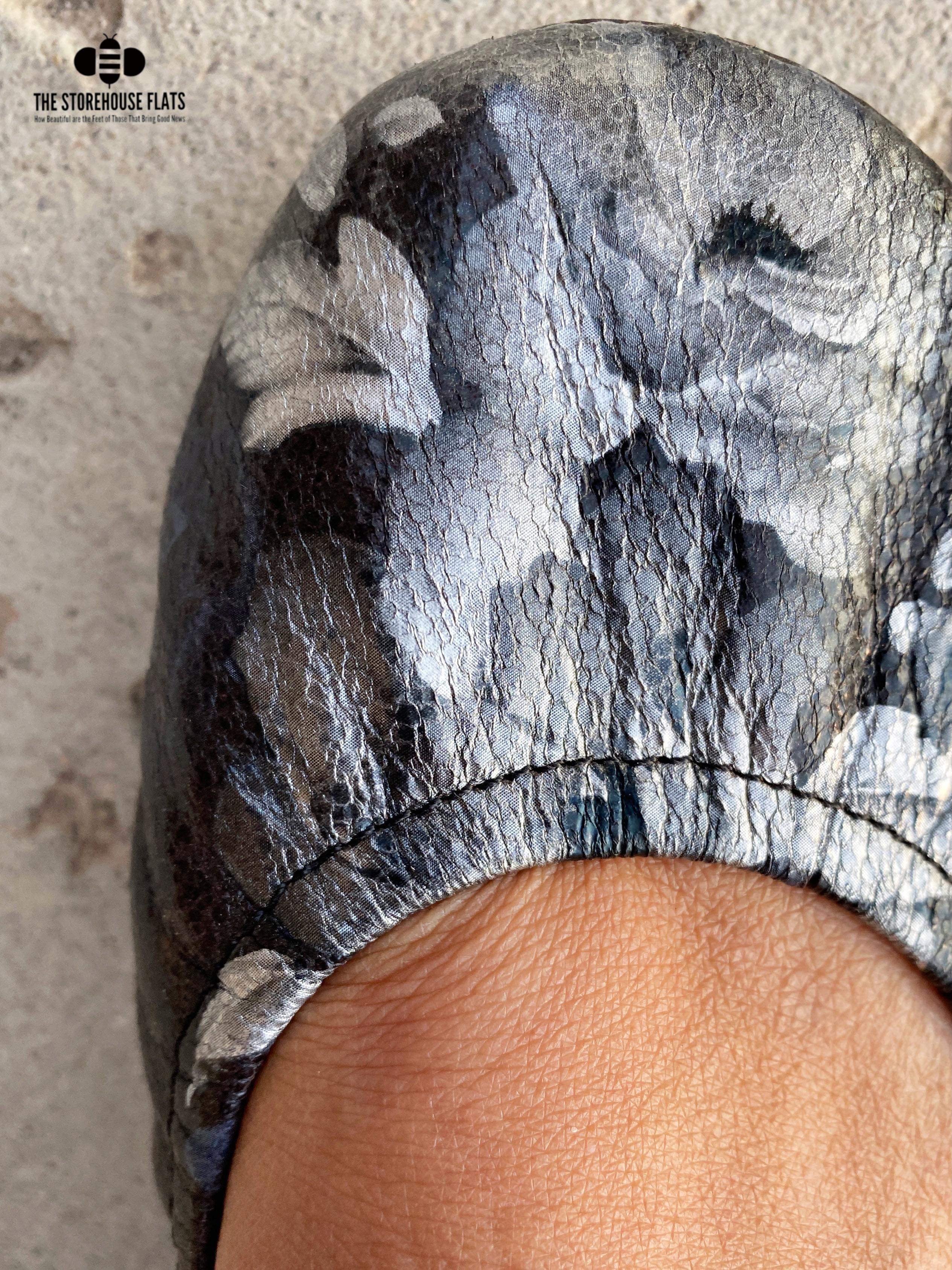 CHARCOAL ANTIQUE FLORAL | IN STOCK